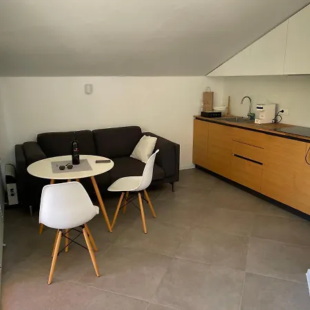 Borci Apartman Zambratija